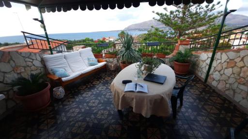 Jasmine House Attic - Housity