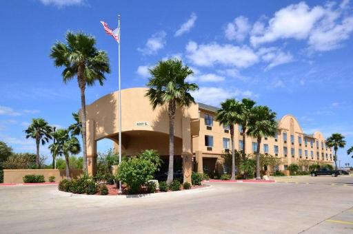 Best Western Casa Villa Suites - Housity