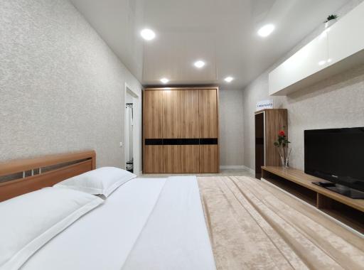 КВАРТИРА-LUX в центре города, улица Семенова, 37 - Housity