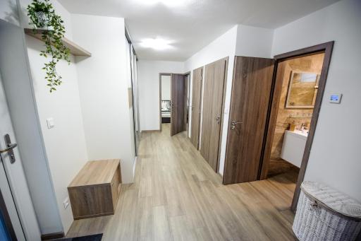 Milan&Eva - Housity