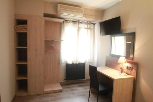 Hotel, H de l'Anton - Housity