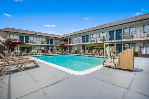 Motel 6-College Station, TX - Bryan - Housity