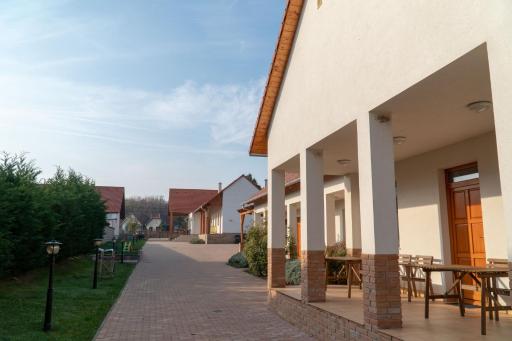 Kun Pista Vendégház - Housity
