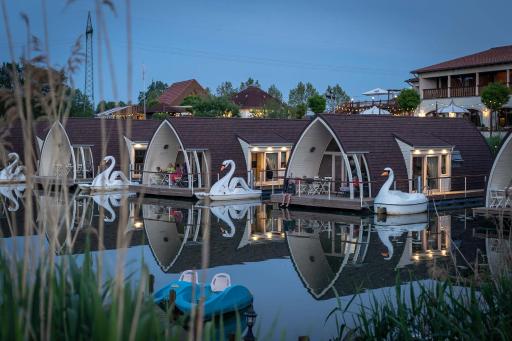 Lieblingsplatz Parey - Schwimmendes Seehotel - Housity