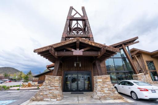 Prospector condos - Housity