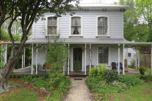 Bright House - Housity