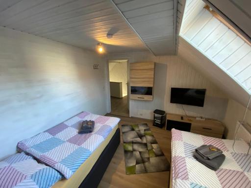 Pension Regenbogen - Housity