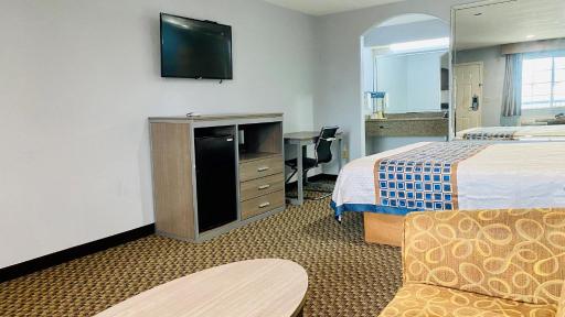 Home Place Inn and Suites-Hobby - Housity
