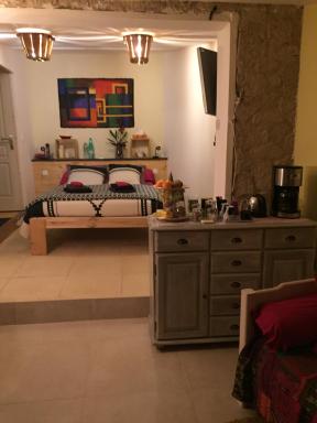 DEPENDANCE PRIVEE - HALTE ROUTE - Housity