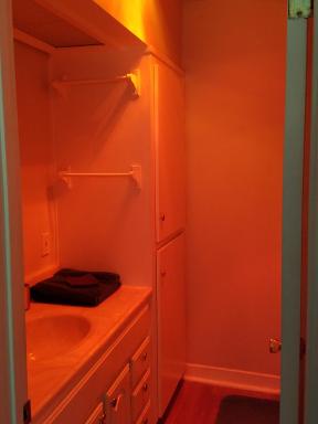 Woodland Hills BEST Priced Room - Housity