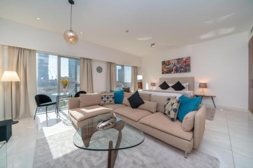 HiGuests - Studio with Chic Decor, 6-min from Burj Khalifa - Housity