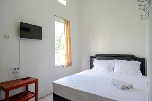 Pandawa Guest House At Ngaliyan Square Mitra RedDoorz - Housity