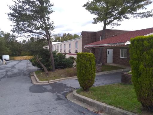 Red Crown Inn - Housity