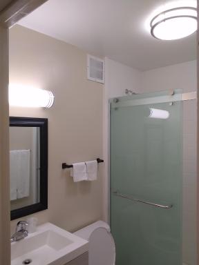 Red Crown Inn - Housity