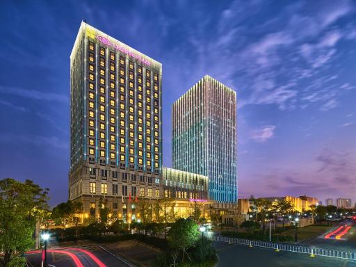 Crowne Plaza Wuhan Development Zone, an IHG Hotel - Housity