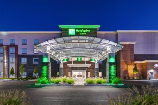 Holiday Inn & Suites - Toledo Southwest - Perrysburg by IHG - Housity