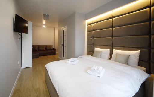 New Point in the Centre - Housity