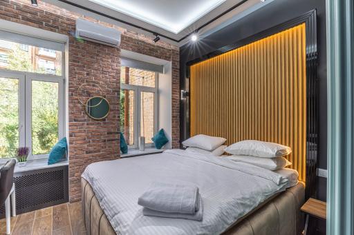 Luxury Urban Lofts Across Baseina & Arena - Housity