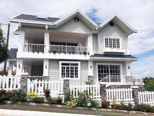 Zedd Country House Tagaytay Wedding Prep with Pool - Housity