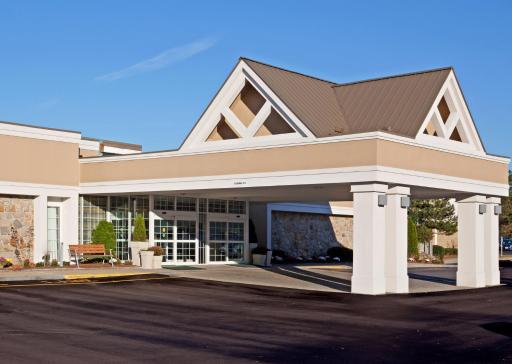 enVision Hotel & Conference Center Mansfield-Foxboro - Housity