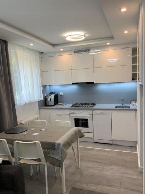 White Apartment - Housity