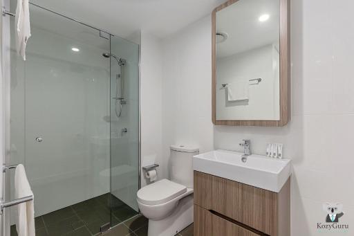 KOZYGURU SOUTH BRISBANE KOZY 1BED APT + FREE PARKING QSB001 - Housity