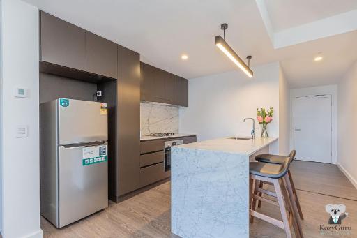 KOZYGURU SOUTH BRISBANE KOZY 1BED APT + FREE PARKING QSB001 - Housity