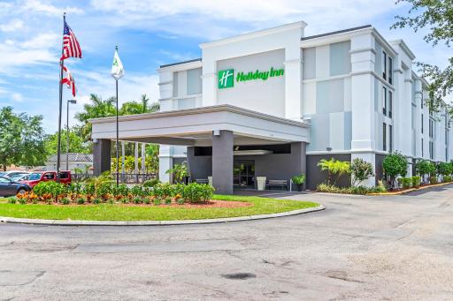 Holiday Inn - St. Petersburg West, an IHG Hotel - Housity