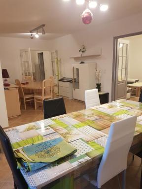 SUPER SPACIEUX GÎTE PROCHE DE TOUTES COMMODITÉS - Housity