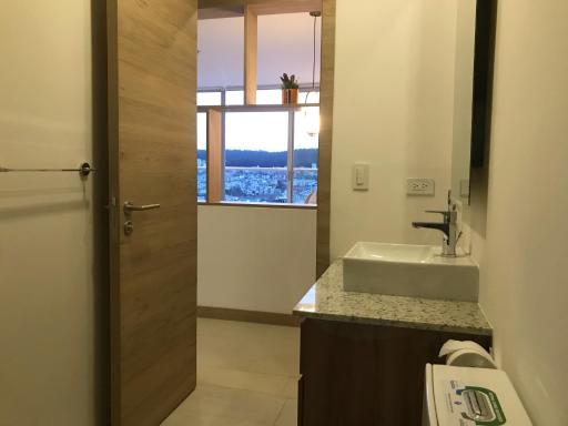 Suite Apartamento Espectacular Vista La Carolina - ONE Quito - Housity