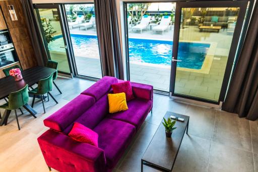 Olive Tree mansion - Housity