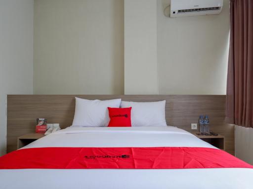 RedDoorz near Exit Tol Banyumanik 2 - Housity
