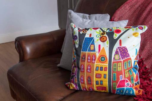 Brewsters by Spires Accommodation close to A38 and at the gate way to Derbyshire - Housity