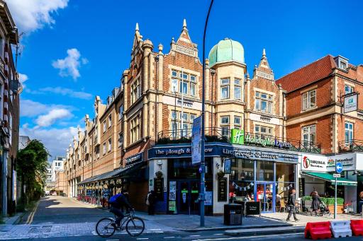 Holiday Inn Express London-Hammersmith, an IHG Hotel - Housity