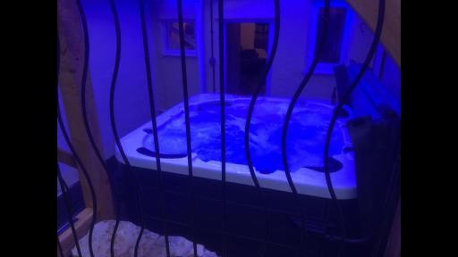 Rhos St Retreat - Housity