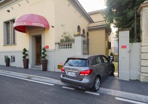 Hotel La Fortezza - Housity