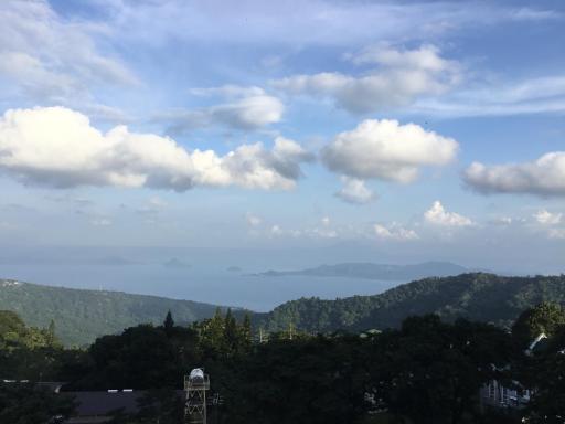 Condominium with Swimming Pool and Viewing Deck - Housity