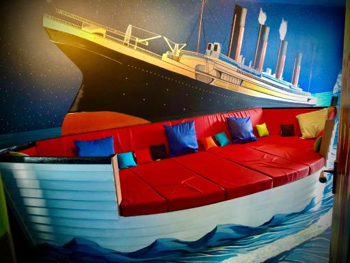 Rose Titanic Belfast romantic world - Housity