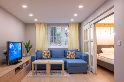 Central & Beautiful Apartment - Perfect Location - Housity
