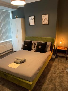 Laurel Street - Housity