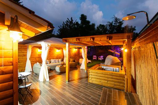 Private Garden House - Housity