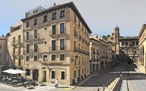 HOTEL GUADALOPE - Housity