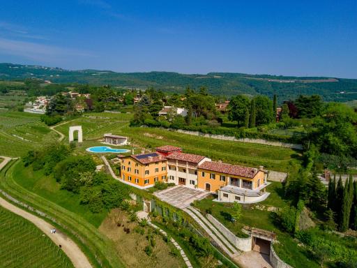 La Fonte degli Dei - Housity