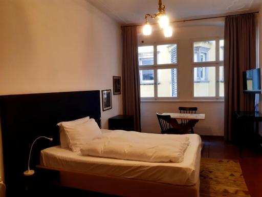 Lawien Goldenstern Residence - Housity