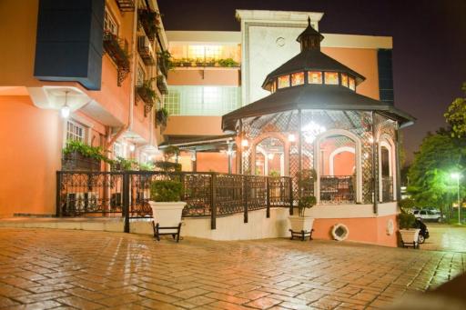Platino Hotel & Casino - Housity