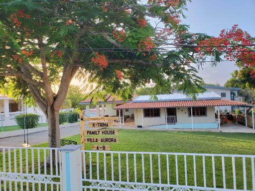 K-Trina Family House - Housity