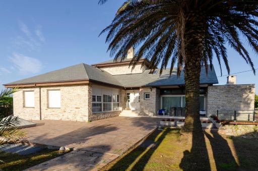 Villa Liencres Cantabria - Housity