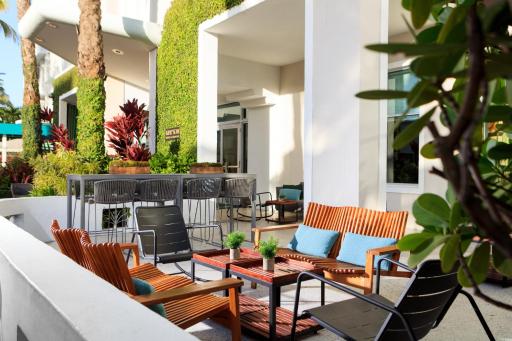 Kimpton Surfcomber Hotel, an IHG Hotel - Housity