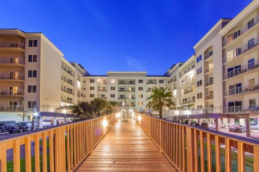Holiday Inn Club Vacations Galveston Beach Resort, an IHG Hotel - Housity