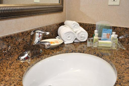 Holiday Inn Oakland Airport, an IHG Hotel - Housity